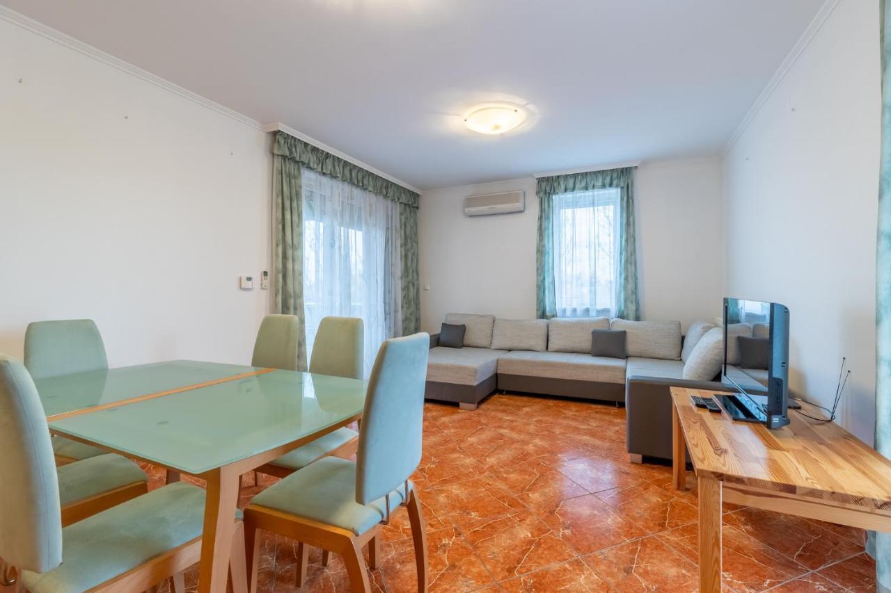 שיופוק Egyuett A Csalad II Apartman By Bltn מראה חיצוני תמונה