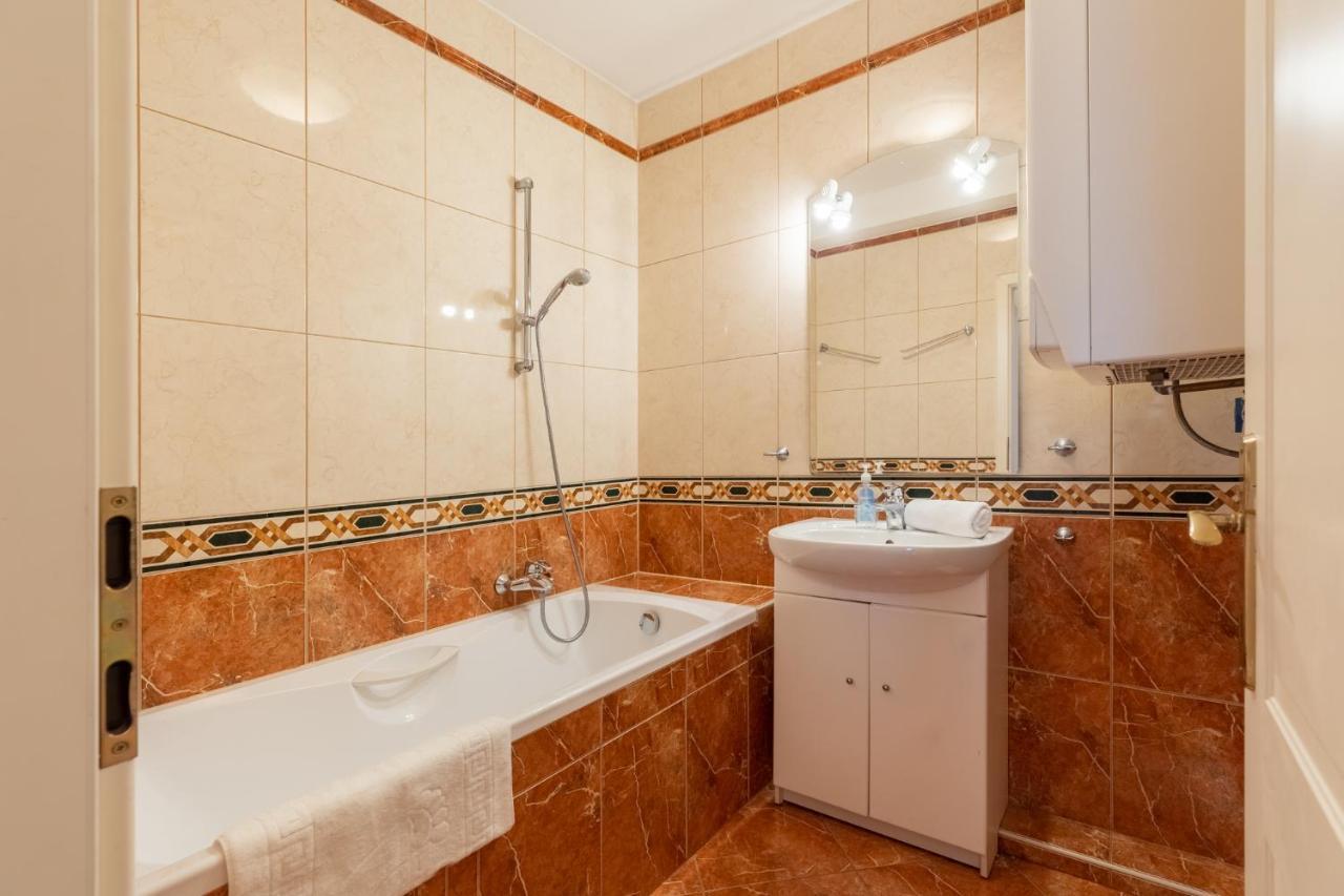 שיופוק Egyuett A Csalad II Apartman By Bltn מראה חיצוני תמונה
